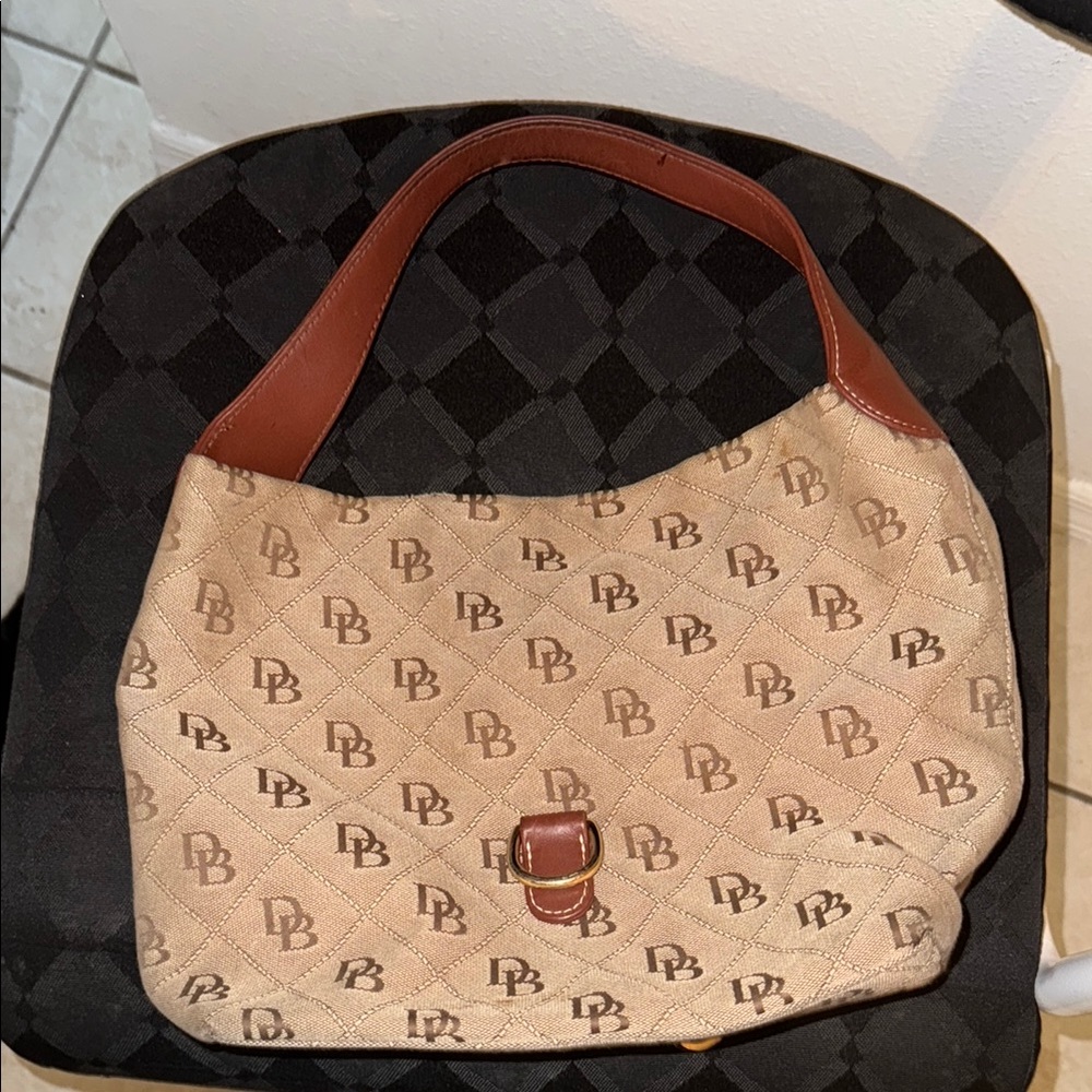 Dooney&Bourke Brown Canvas Monogram Logo Leather Accent bag K6808061